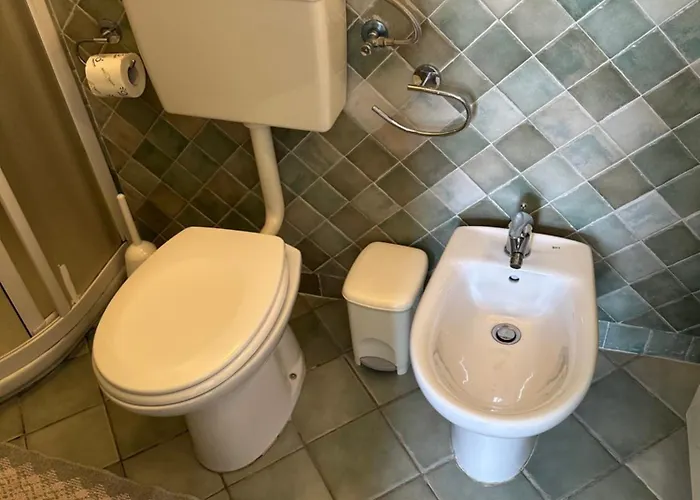 Garden House - Near Bus Stop To Beaches & Airport