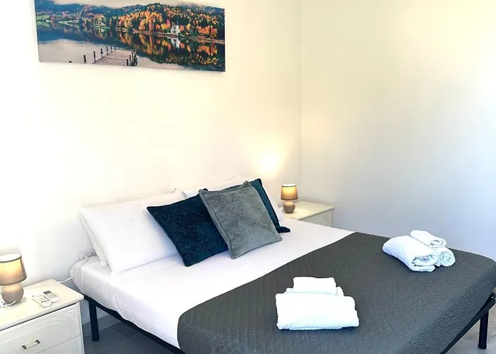 Garden House - Near Bus Stop To Beaches & Airport