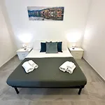 Nocleg ze śniadaniem Garden House - Near Bus Stop To Beaches & Airport 3*