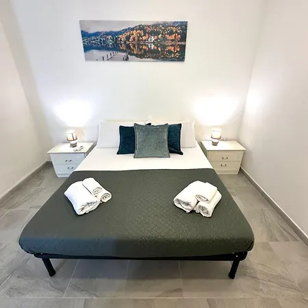 Bed and breakfast Garden House - Near Bus Stop To Beaches & Airport 3*