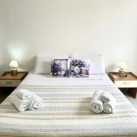 Oda ve Kahvaltı Garden House - Near Bus Stop To Beaches & Airport