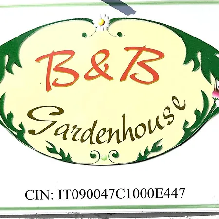 Garden House - Near Bus Stop To Beaches & Airport Olbia