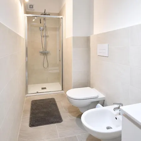 Garden House - Near Bus Stop To Beaches & Airport 3*