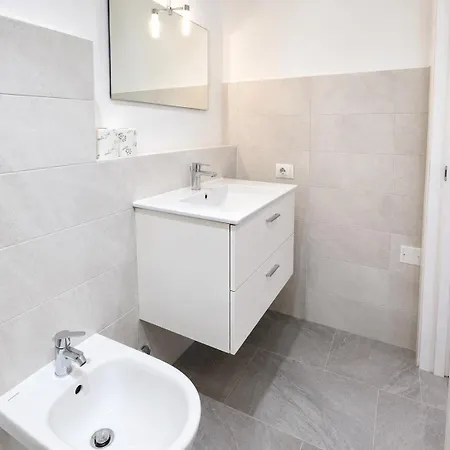 Garden House - Near Bus Stop To Beaches & Airport Bed and breakfast Olbia