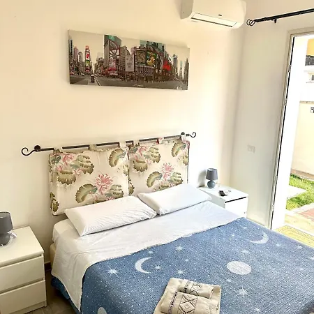 Garden House - Near Bus Stop To Beaches & Airport 3*