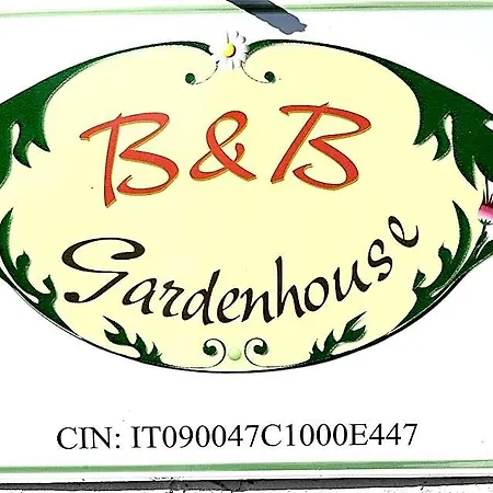 Garden House - Near Bus Stop To Beaches & Airport 3*