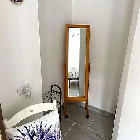 Garden House - Near Bus Stop To Beaches & Airport Panzió Olbia