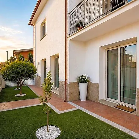 Garden House - Near Bus Stop To Beaches & Airport Panzió Olbia